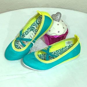 Jen’s Turquoise Shoes 👟 NWT